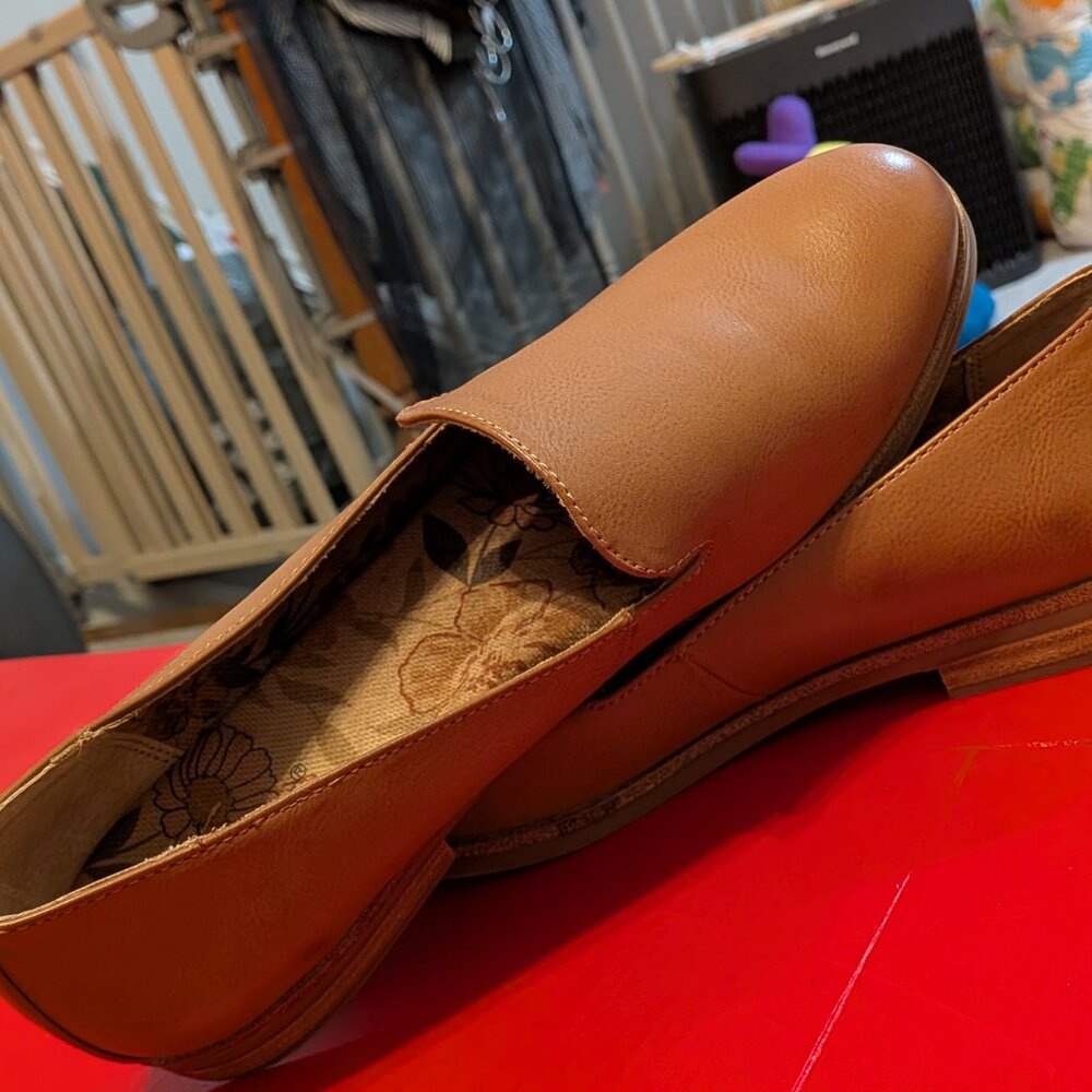 B.O.C. by Børn Comfort Flats/Loafers - Size 9.5M